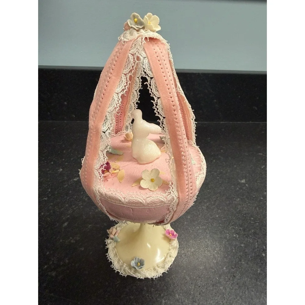 Vintage‎ Easter Bunny Diorama Velvet Lace Pedestal Display 7.5